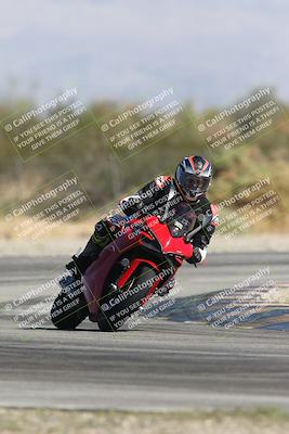 media/Oct-13-2025-Moto Forza (Mon) [[a66d839500]]/3-B Group/Session 3 Turn 2/